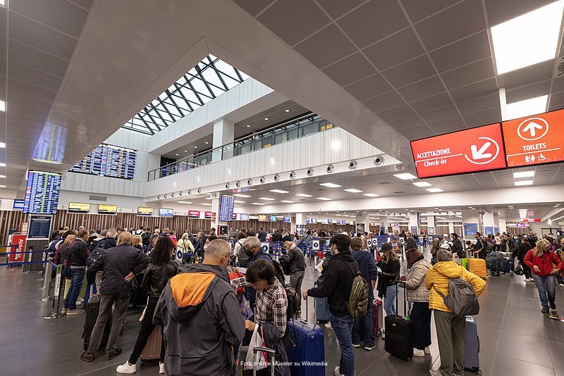 Sciopero aerei 24 febbraio easyJet e AeroItalia: come contenere i disagi e ottenere rimborso e risarcimento